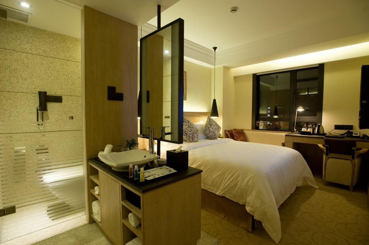 Neobridge Hotel Shanghai Room photo